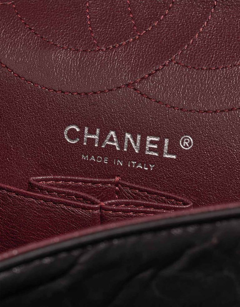 Chanel 2.55 Reissue 226 Aged Kalbsleder Black Logo | Verkaufen Sie Ihre Designer-Tasche