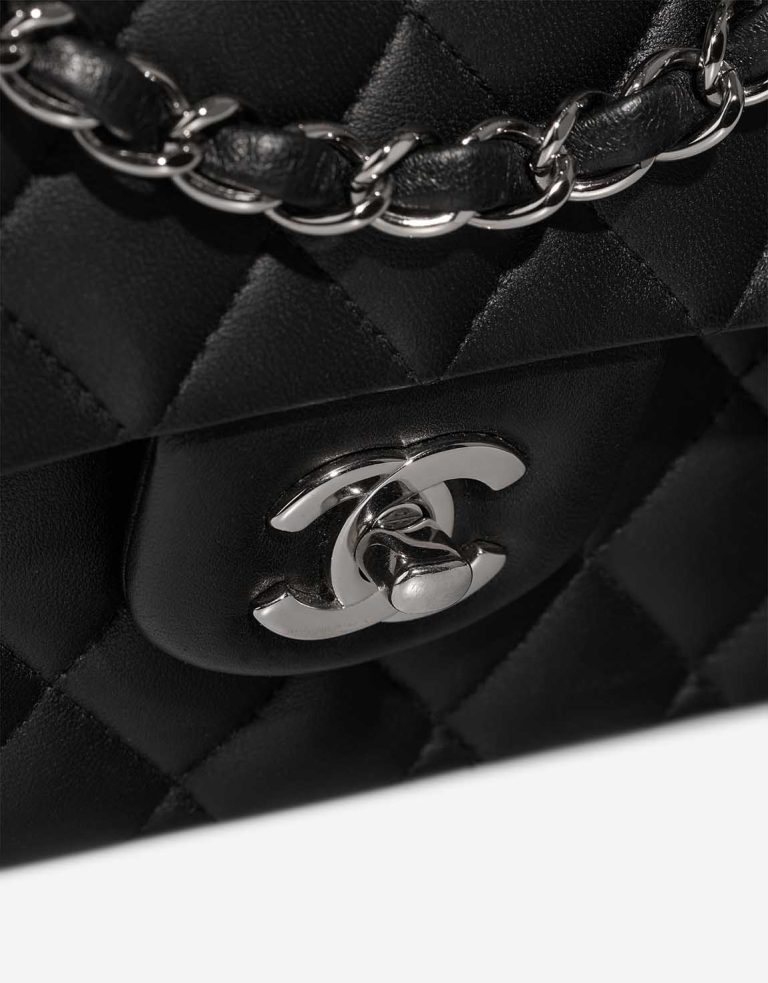 Chanel Timeless Medium Lamb Black Front | Vendez votre sac de créateur