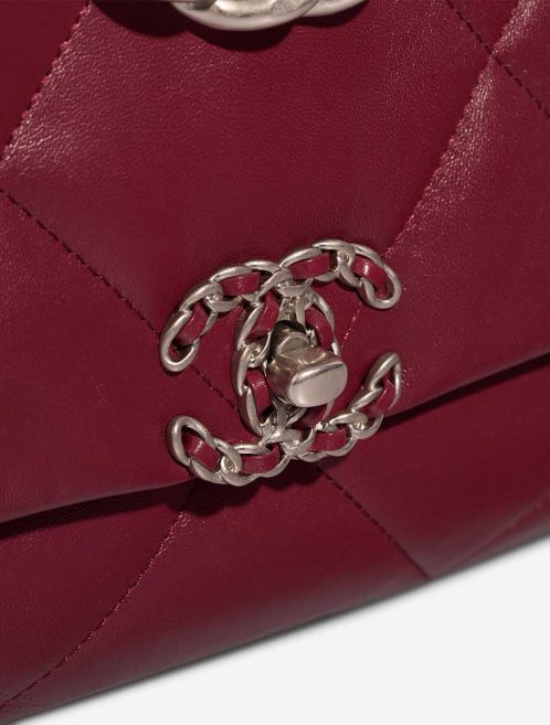 Chanel 19 Flap Bag Large Lamb Burgundy Closing System | Sell your designer bag