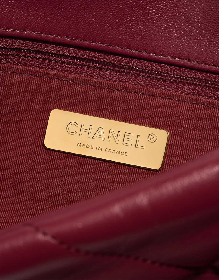 Chanel 19 Flap Bag Large Lammleder Burgundy Logo | Verkaufen Sie Ihre Designer-Tasche