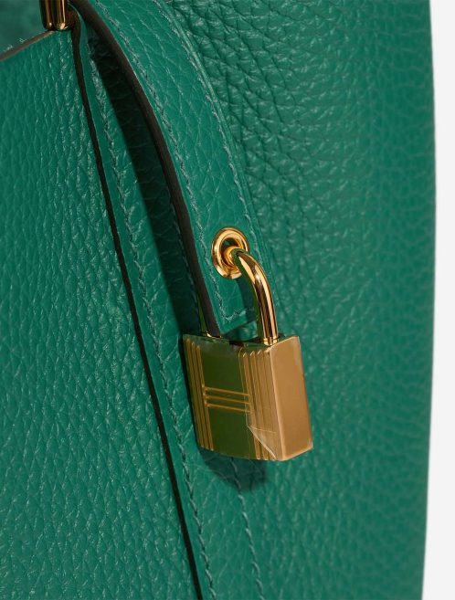 Hermès Picotin 18 Taurillon Clémence Vert Vertigo Closing System | Verkaufen Sie Ihre Designer-Tasche