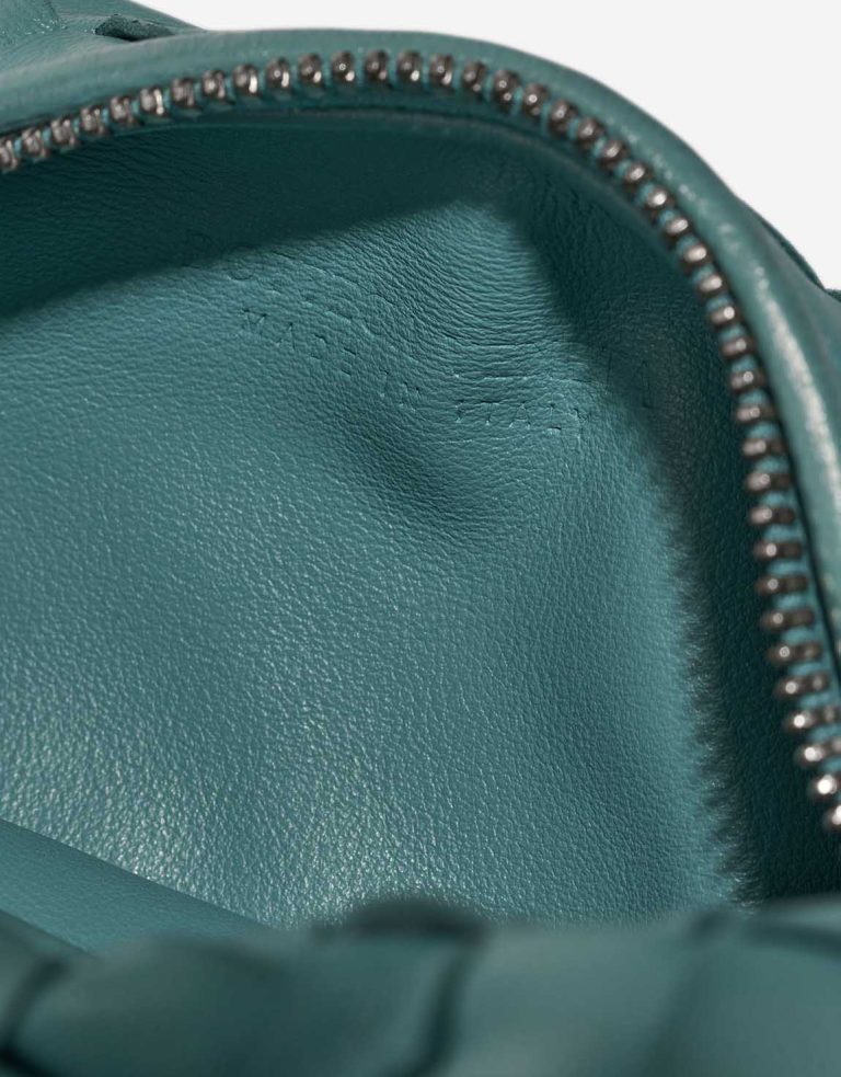 Bottega Veneta Jodie Mini Kalbsleder Blau Logo | Verkaufen Sie Ihre Designer-Tasche