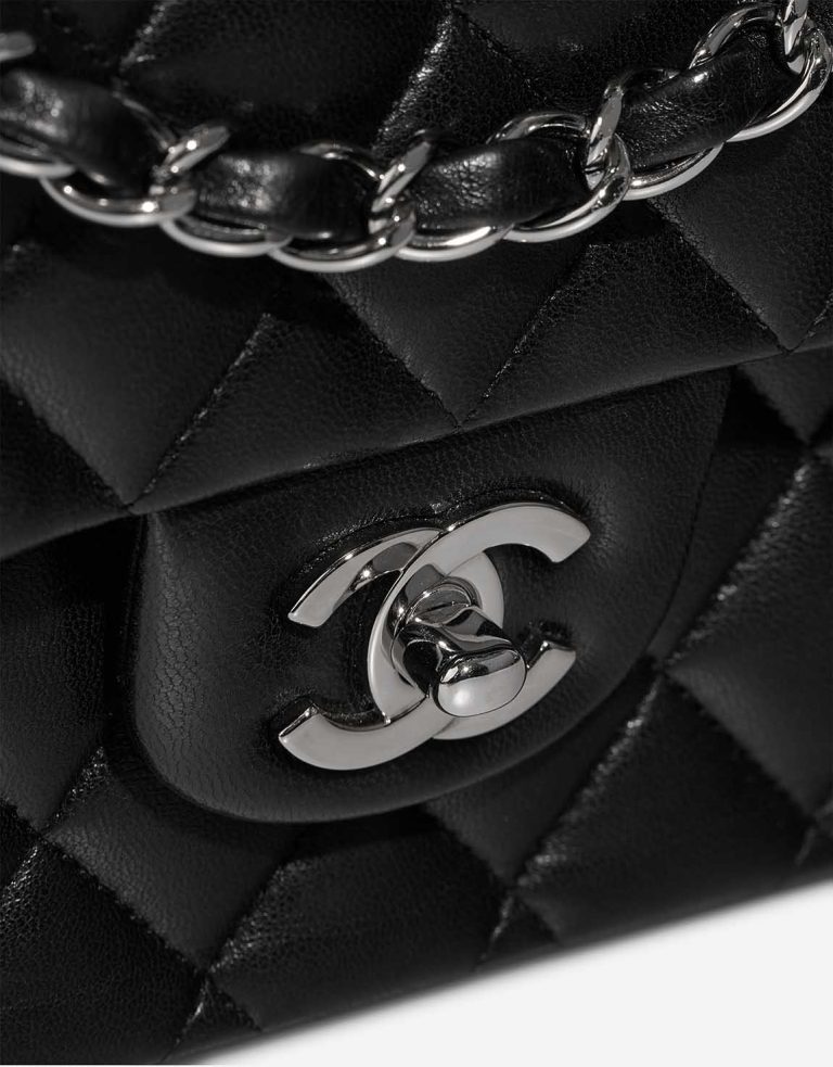 Chanel Timeless Medium Lamb Black Front | Vendez votre sac de créateur