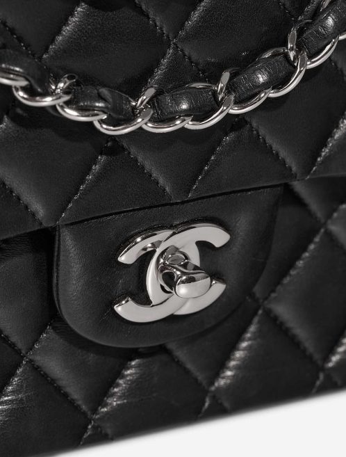 Chanel Timeless Medium Lamb Black Système de fermeture | Vendez votre sac de créateur