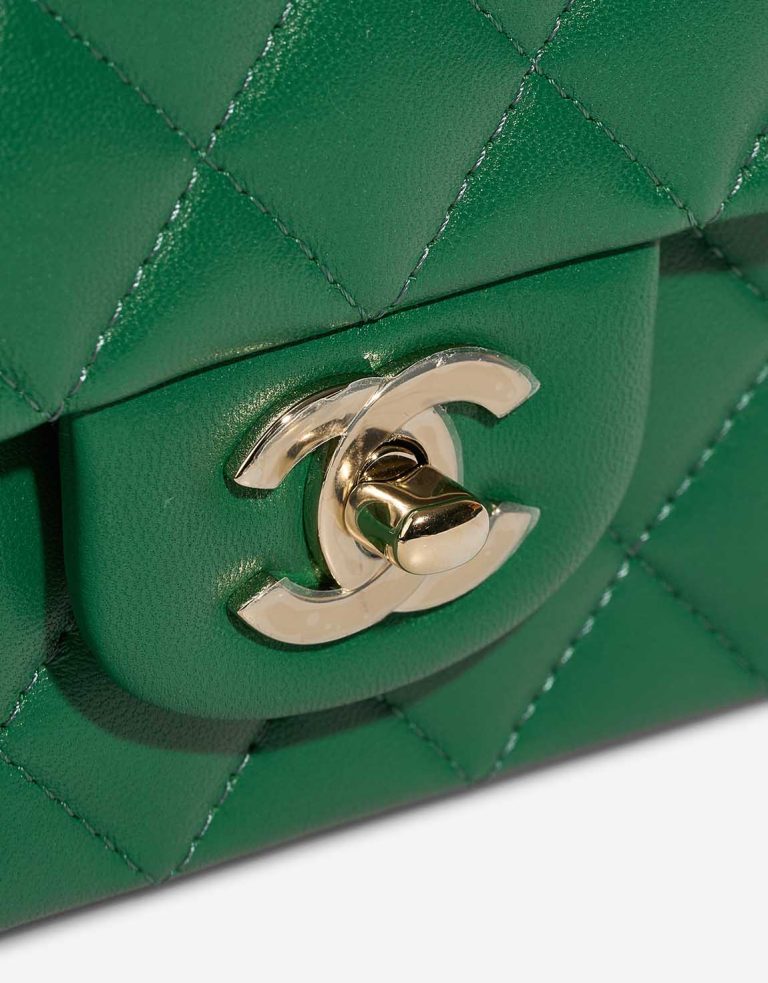 Chanel Timeless Poignée Mini Rectangulaire Agneau Vert Système de fermeture | Vendre votre sac de créateur