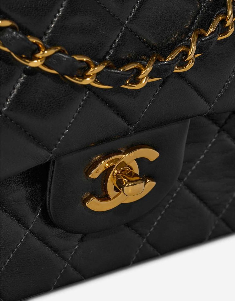 Chanel Timeless Medium Lamb Black Système de fermeture | Vendez votre sac de créateur