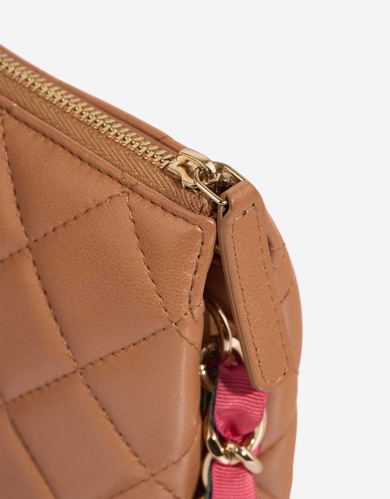 Chanel Pouch Klein Lammleder Cognac Verschluss-System | Verkaufen Sie Ihre Designer-Tasche