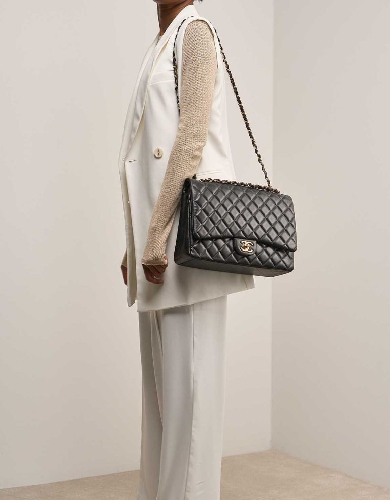 Chanel Timeless Maxi Lamb Black Front | Sell your designer bag