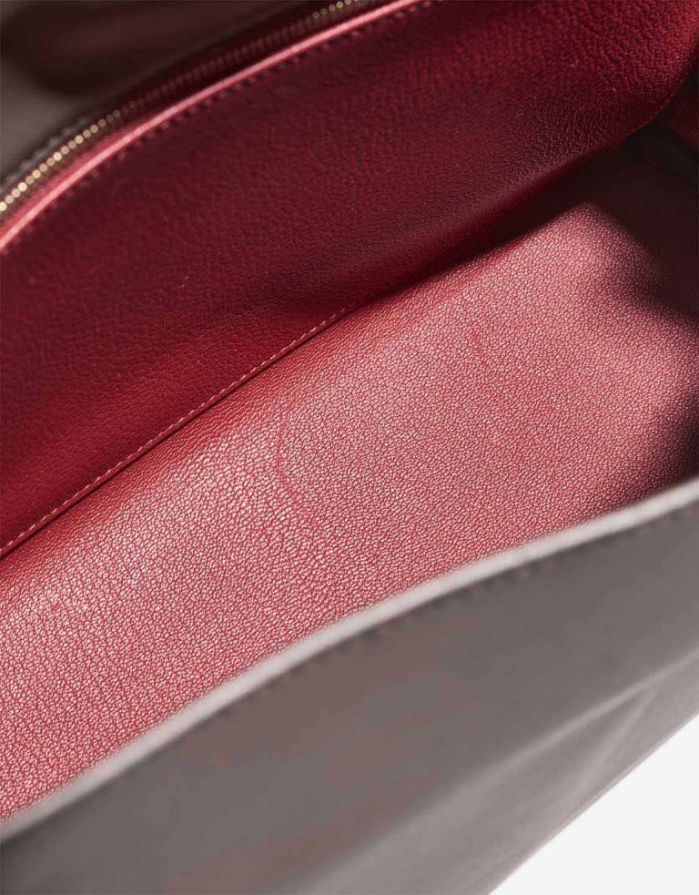 Hermès Kelly HSS 32 Swift Gris Meyer / Rouge Grenat Signes d'usure | Vendez votre sac de créateur