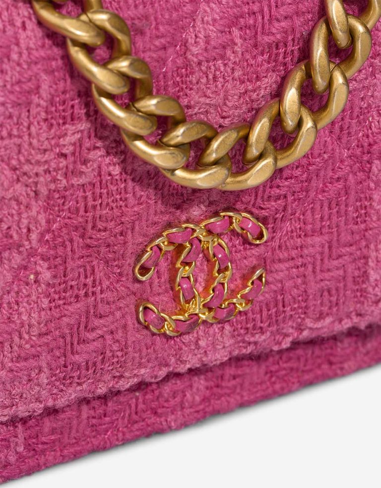 Chanel 19 Wallet On Chain Tweed / Lamb Pink Closing System | Sell your designer bag