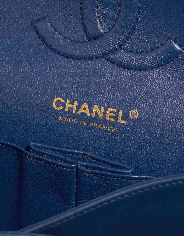 Chanel Timeless Medium Lammleder Dunkelblau Logo | Verkaufen Sie Ihre Designer-Tasche