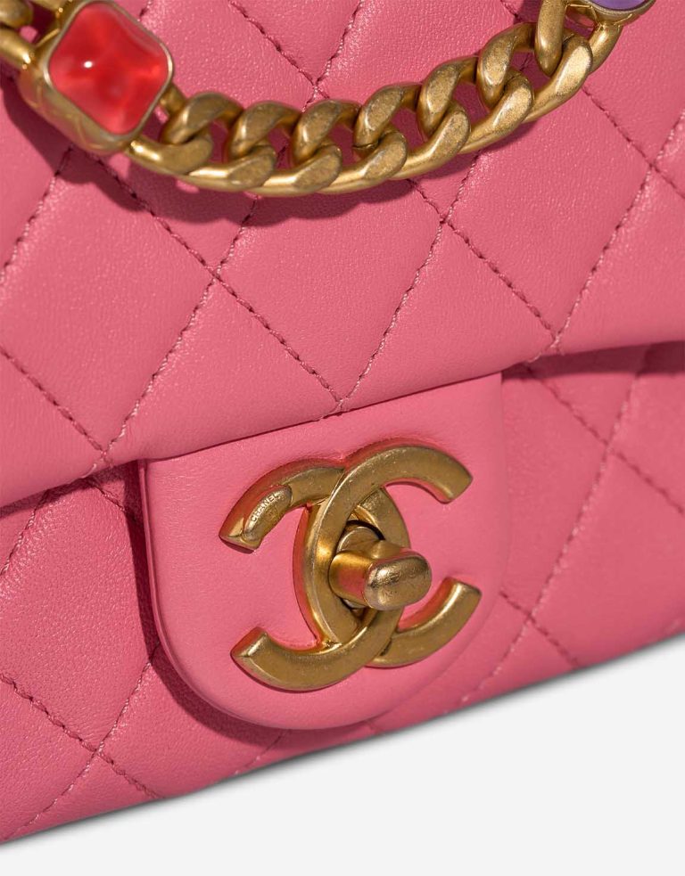 Chanel Timeless Mini Square Pearl Samba Lamb Pink Closing System | Vendez votre sac de créateur