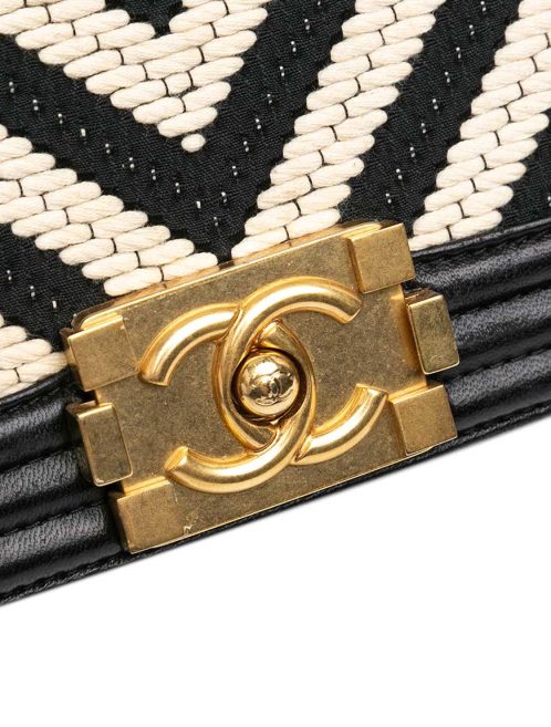 Chanel Boy Medium Lamb Leather Black / White Closing System | Sell your designer bag