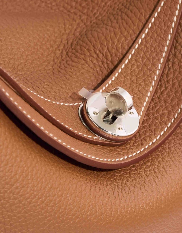 Hermès Lindy 26 Clémence Gold Système de fermeture | Vendez votre sac de créateur