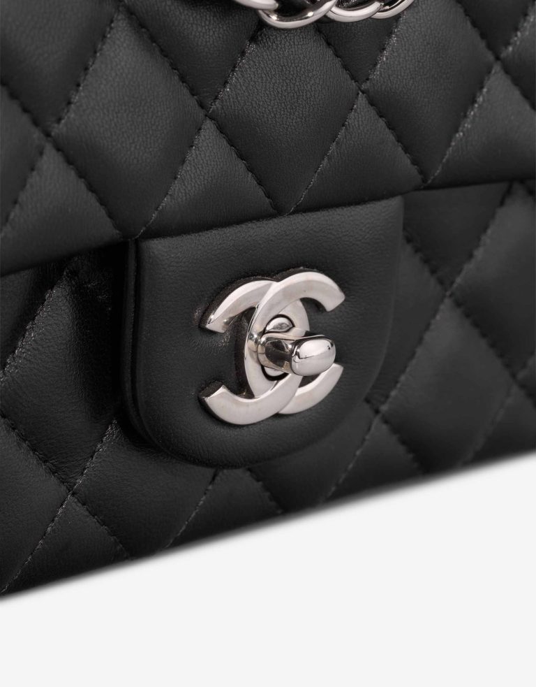 Chanel Timeless Mini Rectangulaire Agneau Noir Système de fermeture | Vendez votre sac de créateur