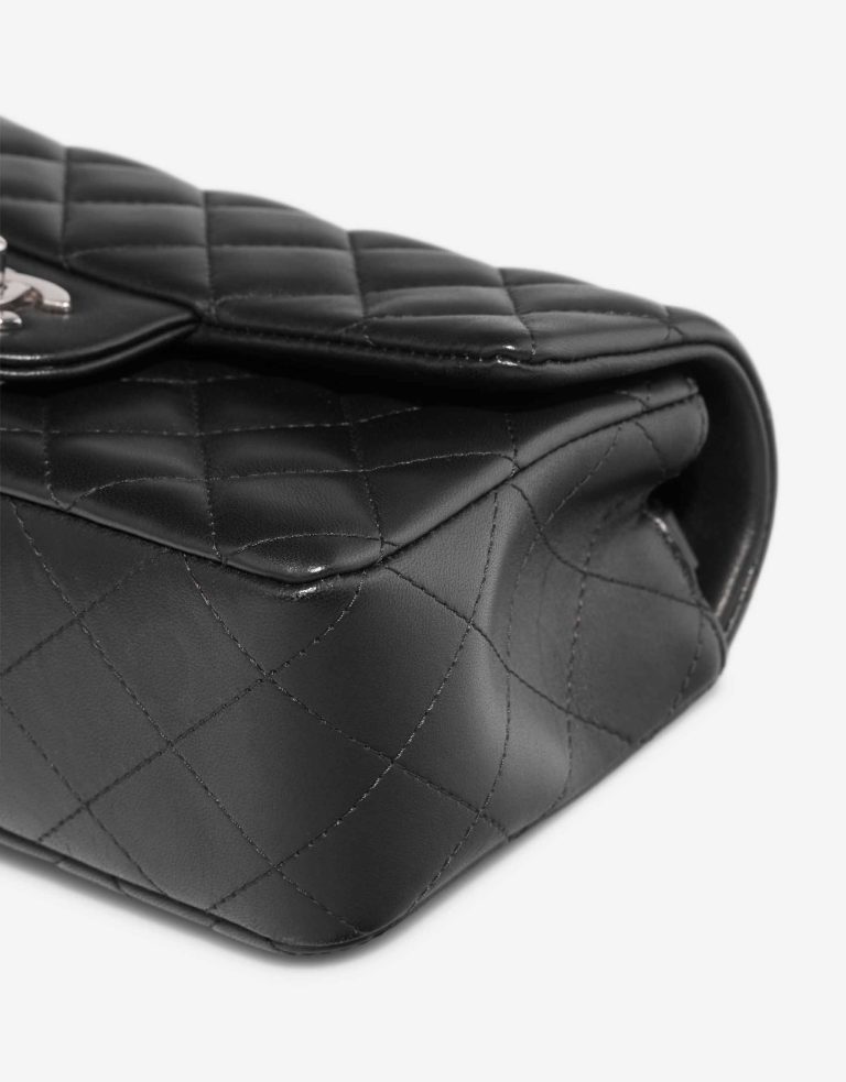 Chanel Timeless Mini Rectangulaire Agneau Noir Signes d'usure | Vendez votre sac de créateur