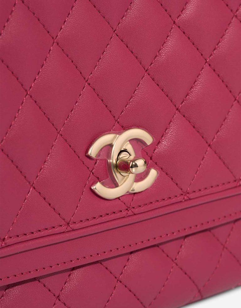 Chanel Lovely Day Flap Bag Medium Lamb Pink Closing System | Sell your designer bag