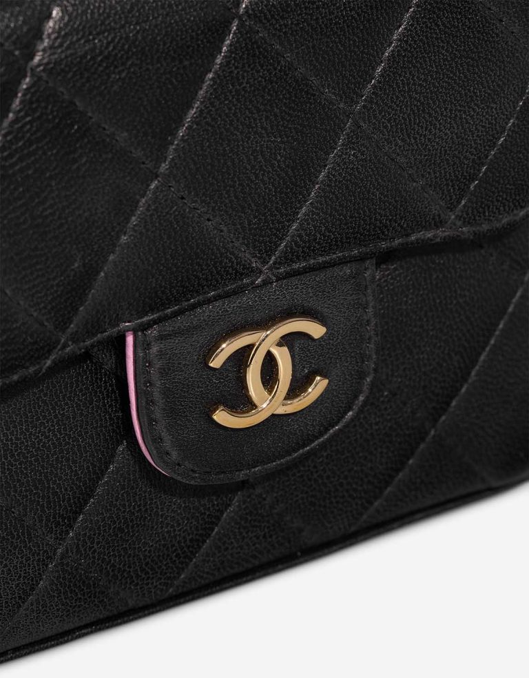 Chanel Top Handle Vanity Extra Mini Lamb Black / Light Pink Closing System | Sell your designer bag