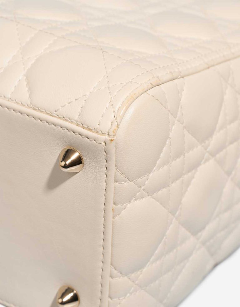 Dior Lady Medium Lamb White Signs of wear | Sell your designer bag