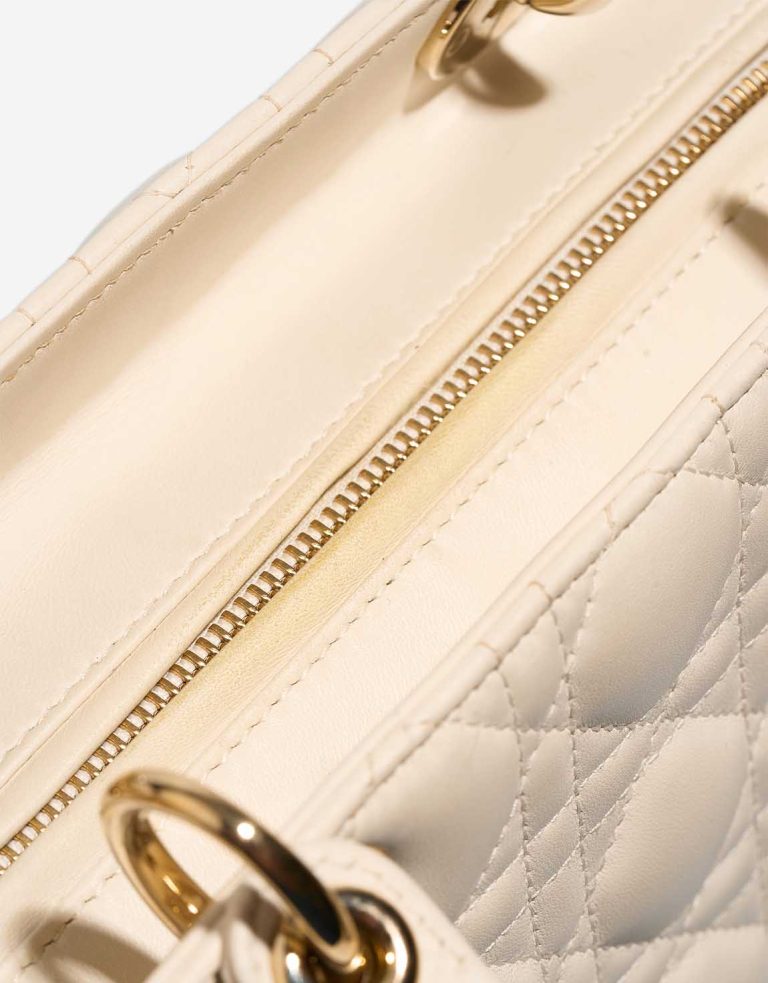 Dior Lady Medium Lamb White Signs of wear | Sell your designer bag