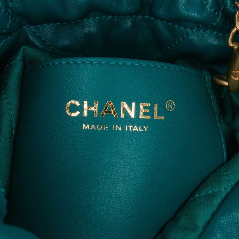 Chanel 22 Mini Kalbsleder Türkis / Grün / Blau Logo | Verkaufen Sie Ihre Designer-Tasche