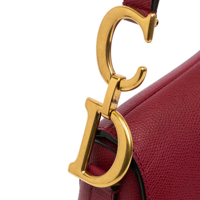 Dior Saddle Medium Kalbsleder Rot Gebrauchsspuren | Verkaufen Sie Ihre Designertasche