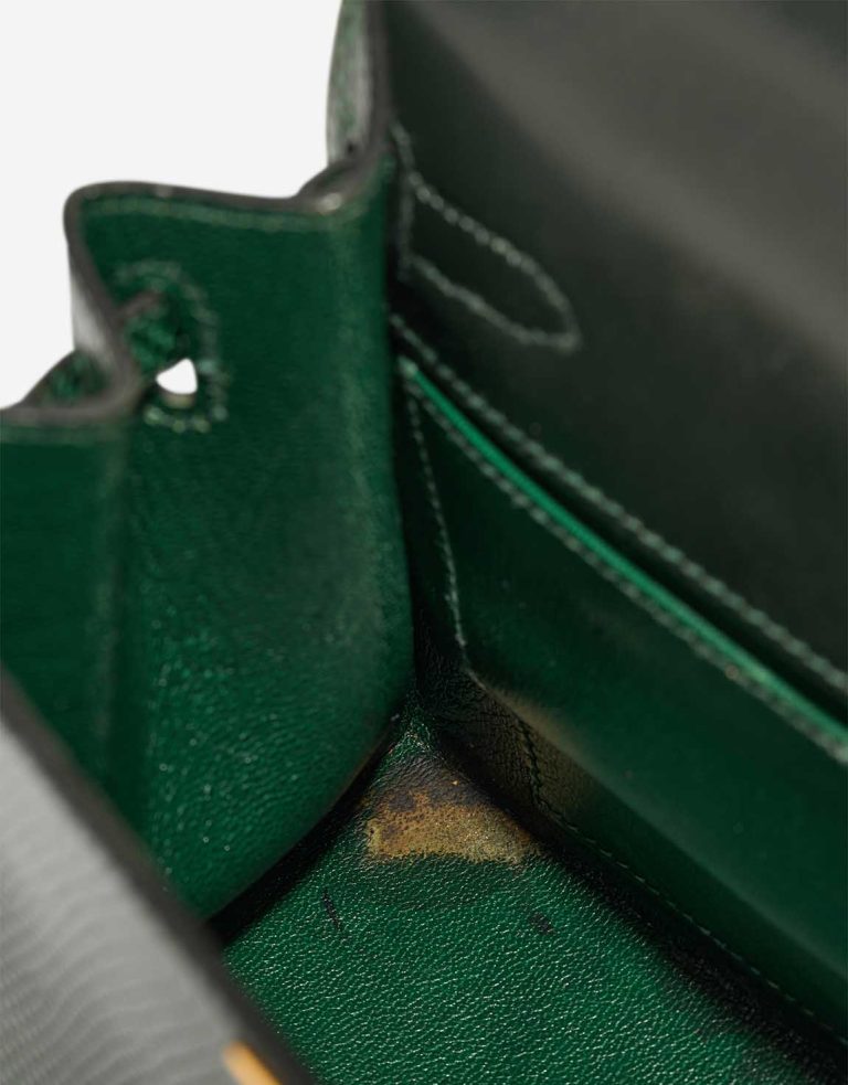 Hermès Kelly Mini Niloticus Lizard Vert Émeraude Signs of wear | Sell your designer bag