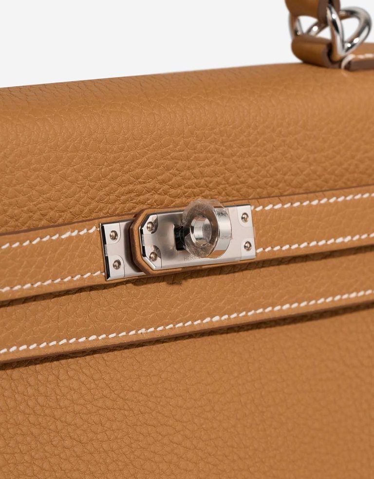 Hermès Kelly 25 Togo Sable Naturel Closing System | Sell your designer bag