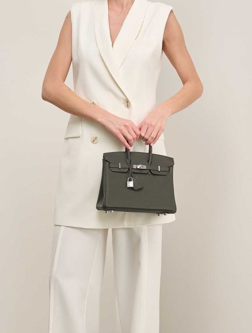 Hermès Birkin 25 Togo Vert de Gris on Model | Sell your designer bag