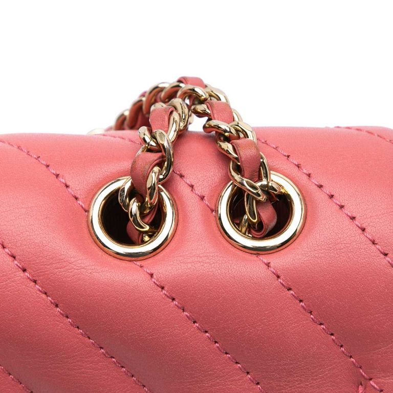 Chanel Chevron Statement Flap Medium Lamb Pink Signs of wear | Sell your designer bag