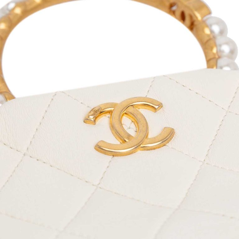 Chanel Pearl Crown Handle Clutch Lamb White Front | Sell your designer bag